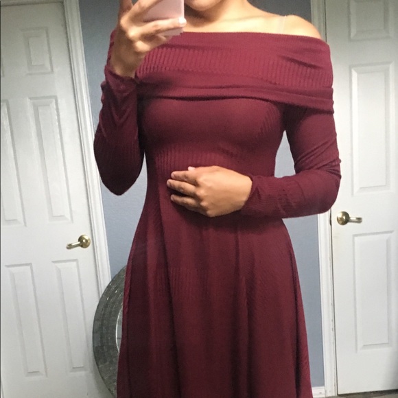 Off Shoulder Burgundy Dress - Picture 2 of 2